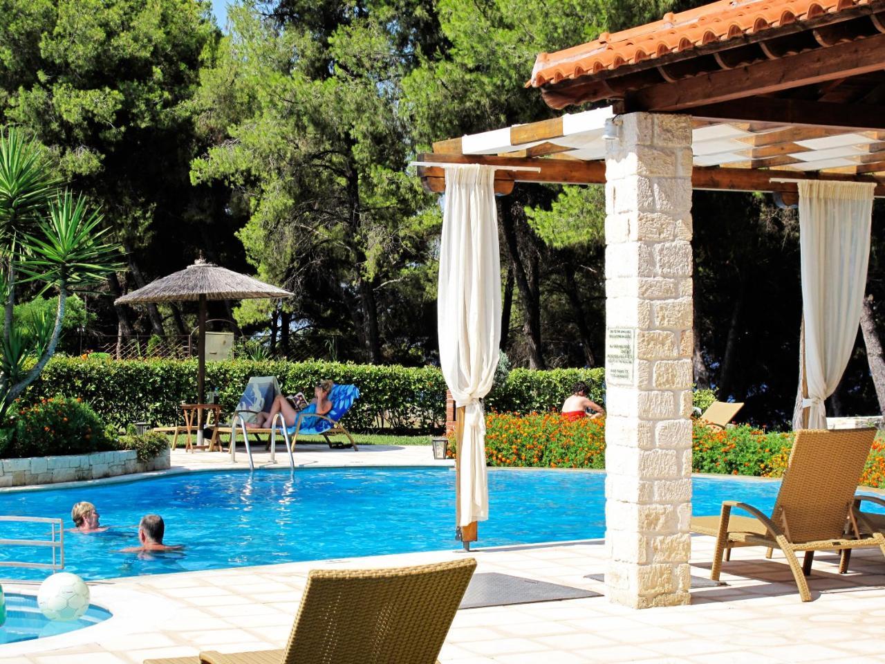 Country Hotel 4*